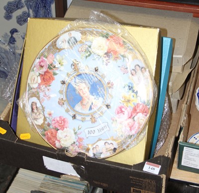 Lot 148 - A collection of commemorative plates to...