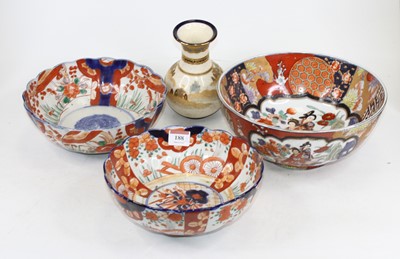 Lot 188 - A Japanese porcelain bowl in the Imari pattern...