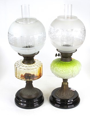 Lot 207 - A Victorian oil lamp having a clear glass...