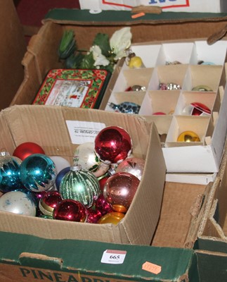 Lot 665 - A collection of assorted Christmas baubles