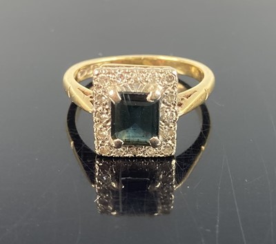 Lot 386 - A modern 18ct yellow gold sapphire and diamond...