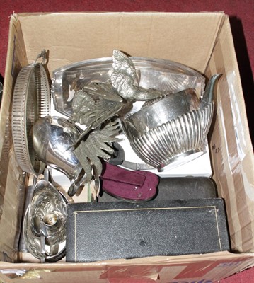 Lot 306 - A box of miscellaneous metalware, to include a...