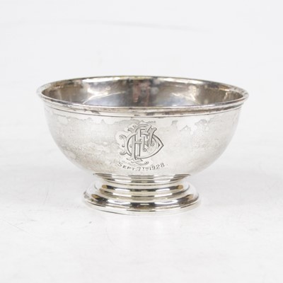 Lot 319 - A George V silver sugar bowl, having engraved...