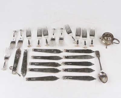 Lot 351 - A collection of assorted scrap silver, to...