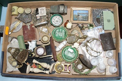 Lot 361 - A collection of assorted dolls house...