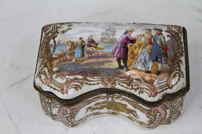 Lot 587 - A 19th century porcelain trinket box, the lid...