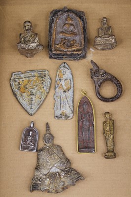 Lot 511 - A collection of eastern metal figures and...