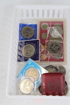 Lot 549 - A collection of British commemorative coins...