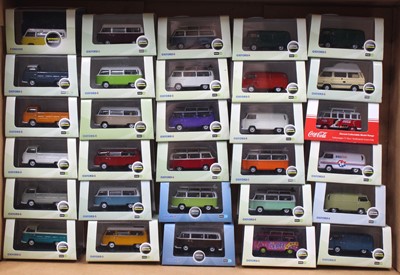 Lot 923 - A collection of 30 Oxford 1/76 scale VW...