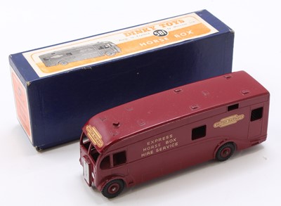 Lot 1025 - Dinky Toys, 581, 'British Railways' horsebox,...