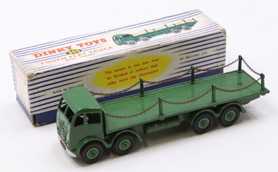 Lot 1008 - Dinky Toys No. 905 Foden Flat Truck with...