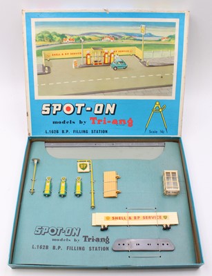 Lot 1504 - A Spot-On Models by Triang 1/42 scale Model of...