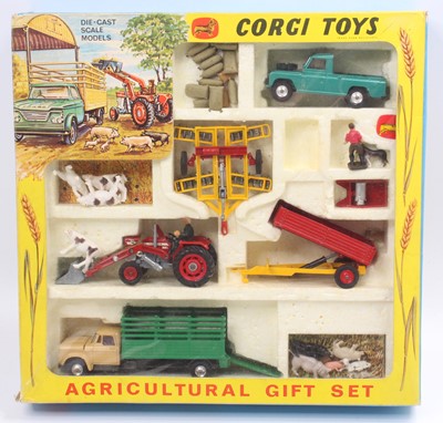 Lot 1251 - A Corgi Toys gift set No. 5 Agricultural Gift...