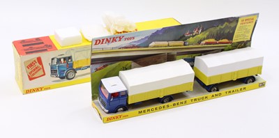 Lot 1049 - A Dinky Toys No. 917 Mercedes truck & trailer,...