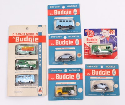 Lot 1506 - A Budgie No. 97 3-piece truck set on the...