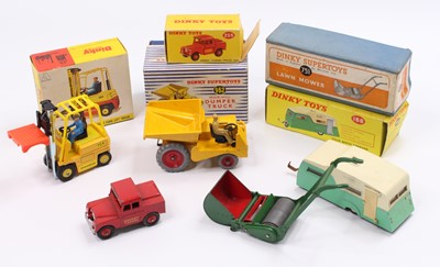 Lot 1191 - One box containing five boxed Dinky Toy...