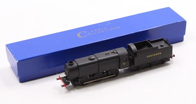 Lot 487 - Classic Collections 3-rail Q1 0-6-0 loco &...