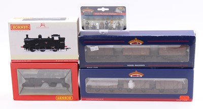 Lot 545 - Hornby R3326W weathered J50 BR late crest...