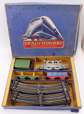 Lot 246 - French Hornby 20v ‘electric’ Goods Set ref...