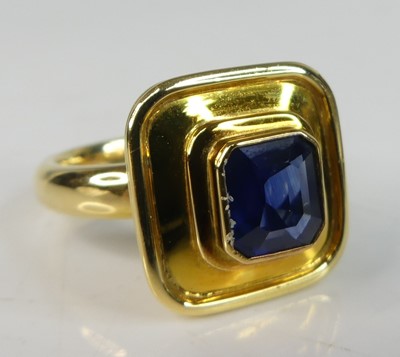 Lot 2213 - An 18ct yellow gold sapphire heavy dress ring,...