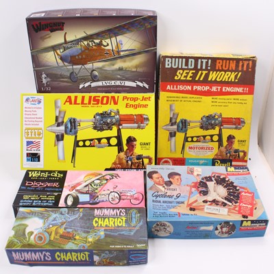 Lot 670 - A collection of mixed model kits to include an...