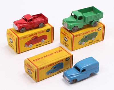 Lot 1143 - A Dublo Dinky Toys boxed diecast group to...