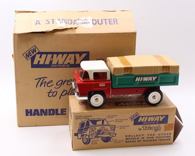 Lot 1757 - Tri-ang Hi- Way Series original trade box...