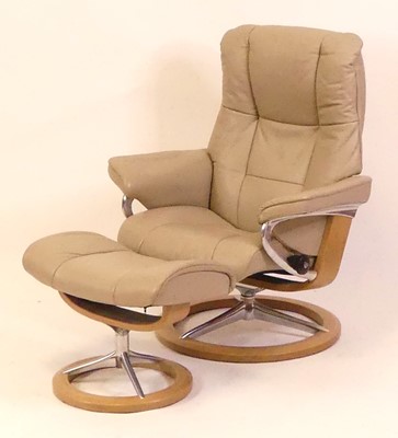 Lot 840 - A contemporary Stressless spun aluminium and...