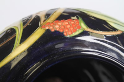 Lot 194 - A large contemporary Moorcroft Queens Choice...