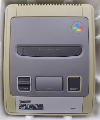 Lot 1623 - A Nintendo SNES Super Nintendo Entertainment...