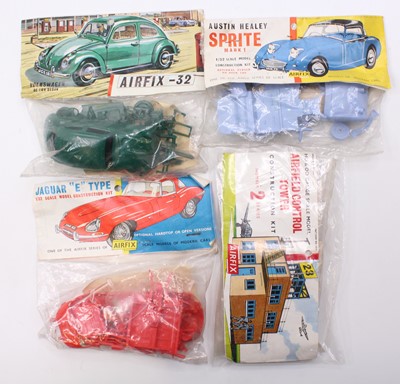 Lot 691A - A collection of vintage Airfix 1/32 scale...