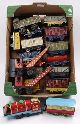 Lot 328 - Tray containing approx 15 goods wagons...