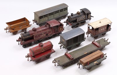 Lot 334 - Small collection of Hornby 0-gauge items, all...