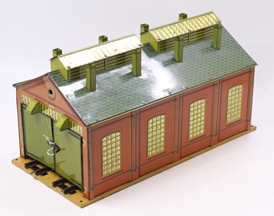 Lot 340 - 1928-33 Hornby No.2 Engine Shed, clockwork,...