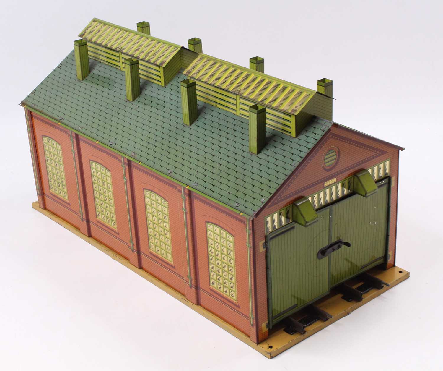 Lot 215 - 1928-33 Hornby No.2 Engine Shed, clockwork,...