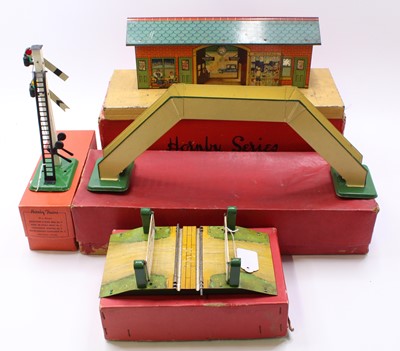 Lot 342 - Four Hornby items: 1929-30 No.1 ‘Wayside’...