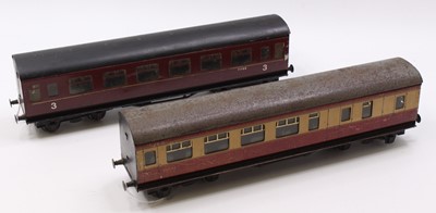 Lot 347 - Two post-war Bassett-Lowke coaches by...