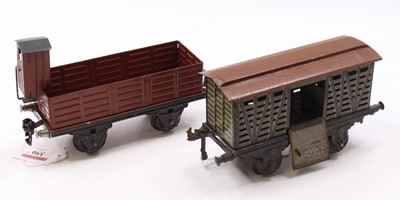 Lot 350 - Two Gauge 1 wagons: Marklin open with vigie,...