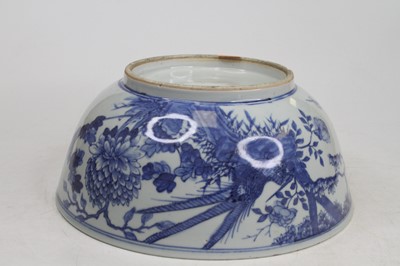 Lot 40 - A Chinese blue & white porcelain bowl...