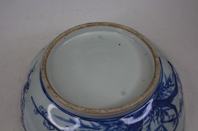 Lot 40 - A Chinese blue & white porcelain bowl...