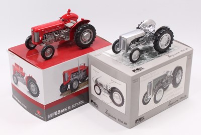 Lot 788 - A Universal Hobbies 1/32 scale boxed Massey...