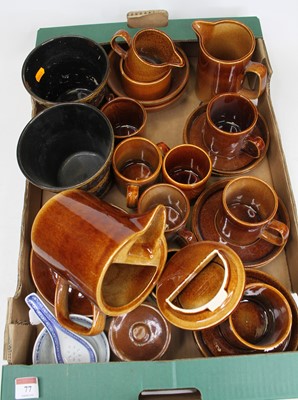 Lot 77 - A collection of ceramics to include a Suffolk...