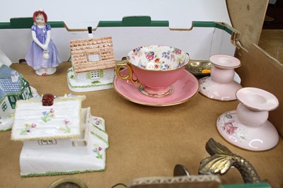 Lot 83 - Miscellaneous items to include a Royal Doulton...