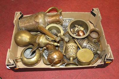 Lot 238 - A collection of metal wares to include a brass...