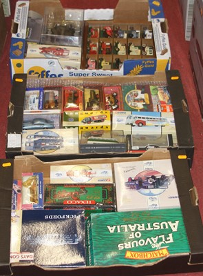 Lot 1528 - Three trays of modern issue diecast vehicles...