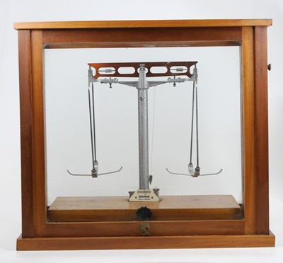 Lot 186 - A Gallenhamp scientific beam scale, in glazed...