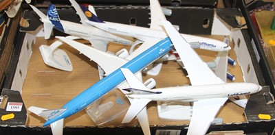 Lot 1585 - A quantity of plastic aircraft models, to...