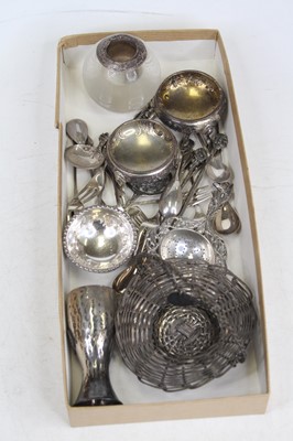 Lot 305 - Assorted silver and white metal wares, to...