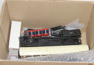 Lot 1617 - One box of 00 gauge railways to include Hornby...