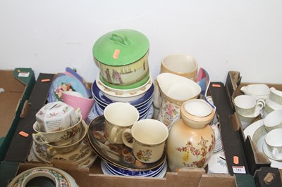 Lot 742 - A collection of mixed ceramics, to include...